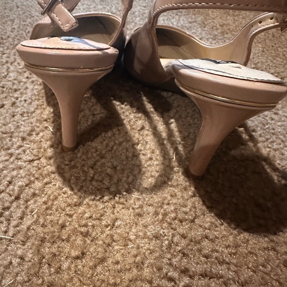 Jones New York Women's Nude Slingback Heels - Picture 2 of 3